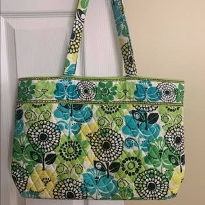 Large Vera Bradley colorful tote bag